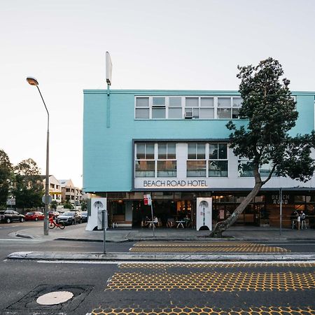 Barrys Beach Road Hotel Sydney Buitenkant foto
