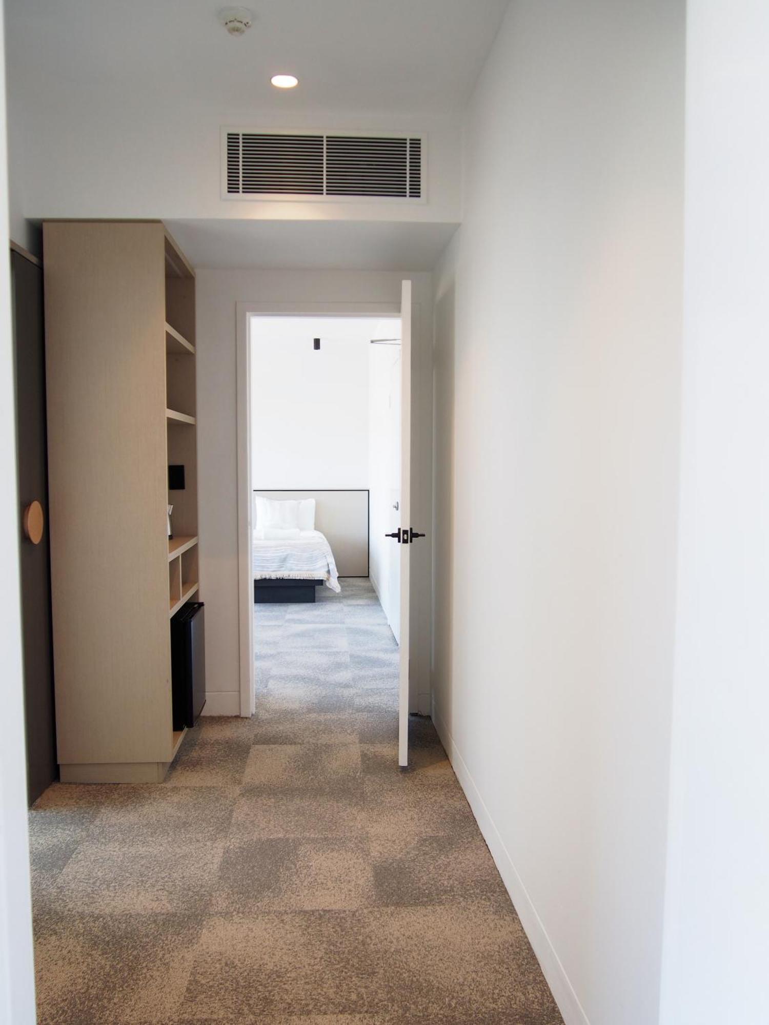 Barrys Beach Road Hotel Sydney Buitenkant foto