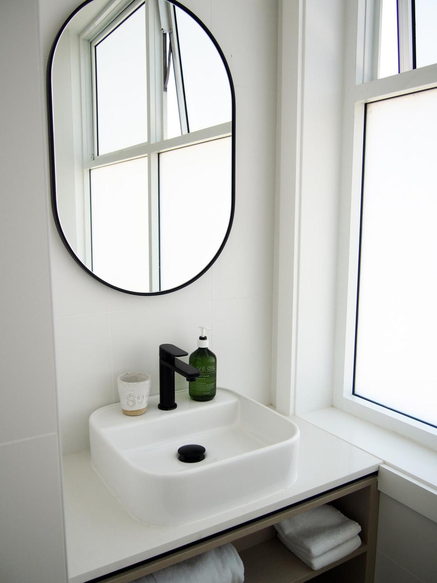 Barrys Beach Road Hotel Sydney Buitenkant foto