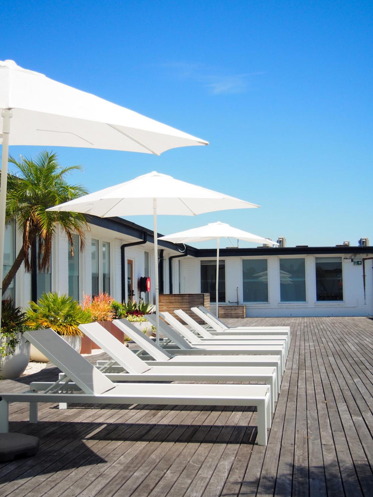 Barrys Beach Road Hotel Sydney Buitenkant foto